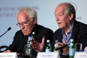 Los directores Jean-Pierre Dardenne (I) y Luc Dardenne (D) asisten a la conferencia de prensa de 'Jeunes Meres' durante el 78º Festival de Cine de Cannes, en Cannes, Francia, el 24 de mayo de 2025. El festival de cine se celebra del 13 al 24 de mayo de 2025. (Cine, Francia) EFE/EPA/VICTOR BOYKO / POOL *** Pie de foto local ***