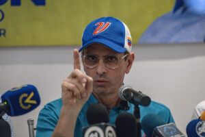Fotografía de archivo del candidato a diputado del Parlamento de Venezuela Henrique Capriles.EFE/ Henry Chirinos