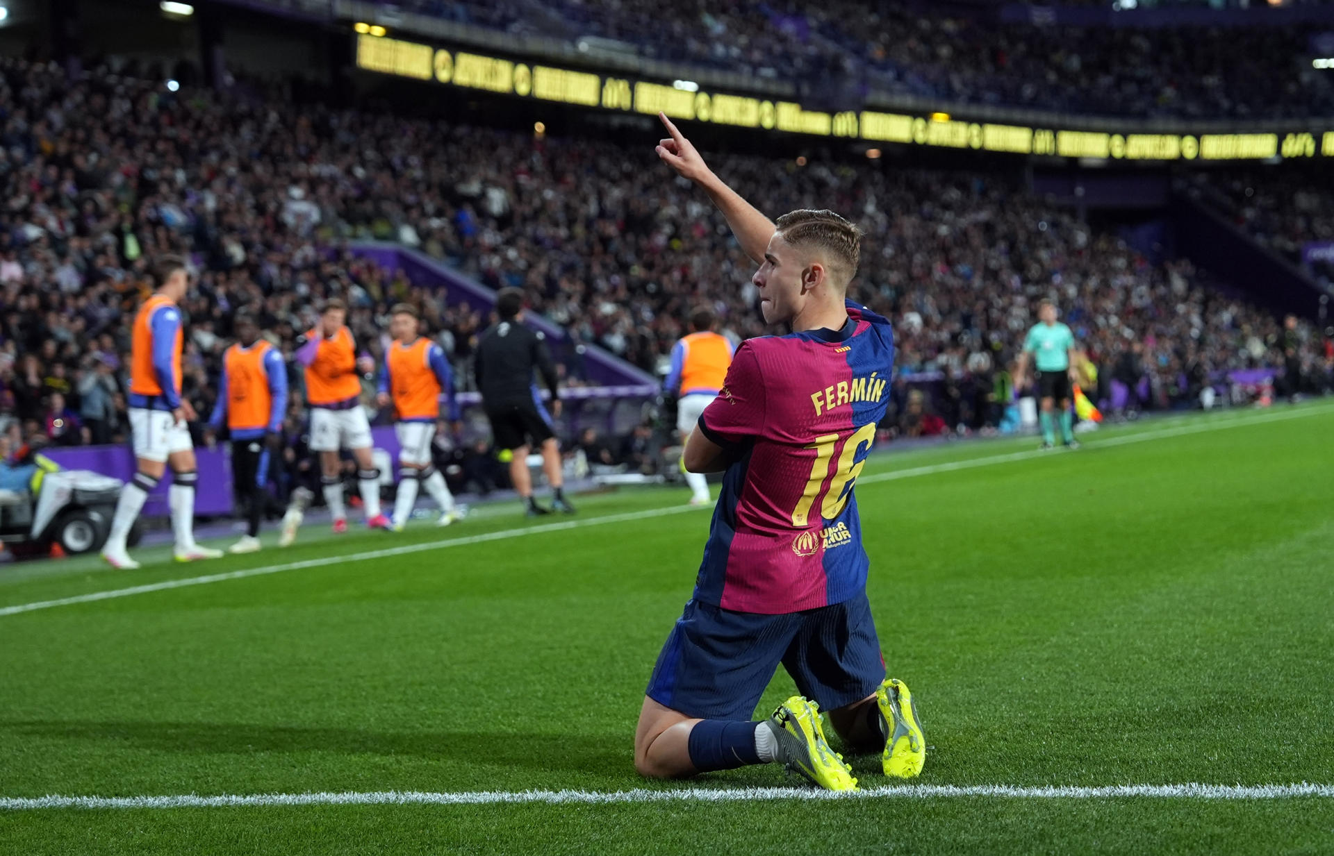 Fermin Lopez celebran el segundo gol ante el Valladolid, durante el partido de LaLiga de fútbol en el estadio José Zorrilla. EFE/R. GarcíaEFE/R. Garcia