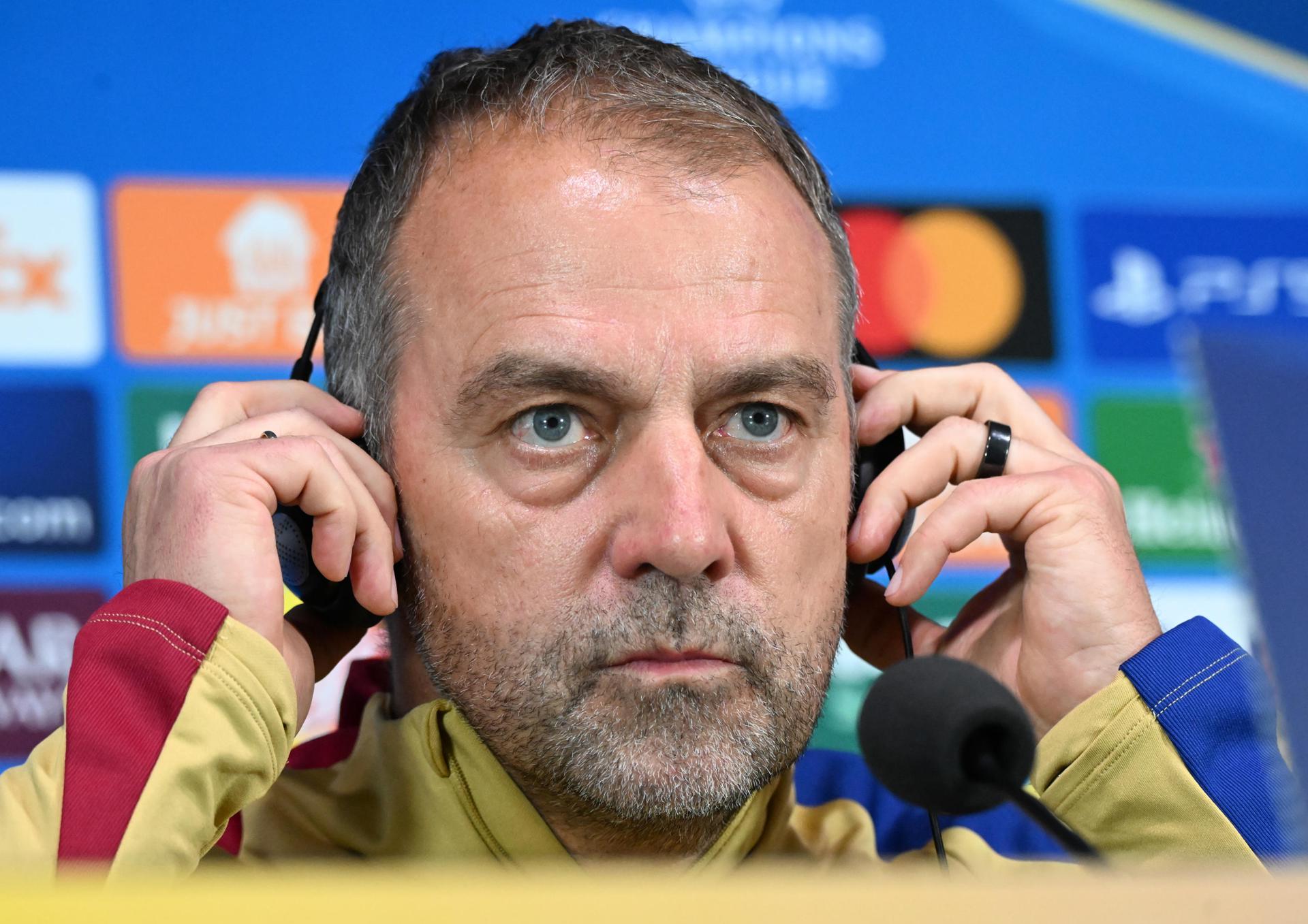 El entrenador del Barcelona Hansi Flick en vísperas de la vuelta de semifinales de la UEFA Champions League en Milán, Italia. EFE/EPA/DANIEL DAL ZENNARO