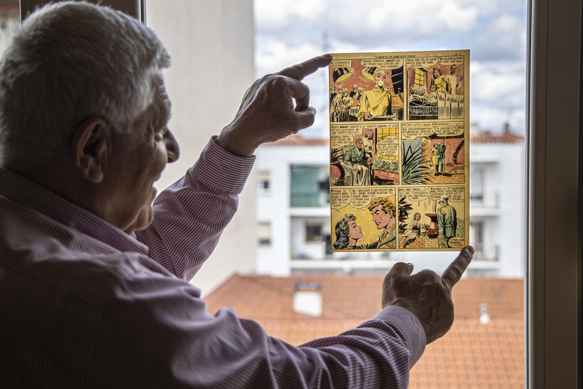 El coleccionista e investigador de cómic Fernando Rodil ha explicado a EFE que, en la actualidad, en España, -se está creando un público más fiel y más exigente, que elige, acude a la librería y no compra cualquier cosa-, sino que -escoge un tema, un autor o un guionista-. La década de los años 80 del siglo XX fue el bum de las revistas de cómic en España, pero, en la actualidad, "se está creando un público más fiel y más exigente, que elige, acude a la librería y no compra cualquier cosa", sino que "escoge un tema, un autor o un guionista" sobre este género, defiende Rodil. EFE/ Raquel Manzanares