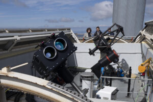 La Agencia Espacial Europea (ESA) dirigirá los primeros pasos de su misión espacial 'Arrakihs', destinada a la recopilación de datos para la investigación de la materia oscura, en el Observatorio Astrofísico de Javalambre (OAJ), en Teruel, desde donde contemplará su comportamiento gracias a la réplica de una cámara binocular que lanzarán en 2030. EFE/Antonio Garcia
