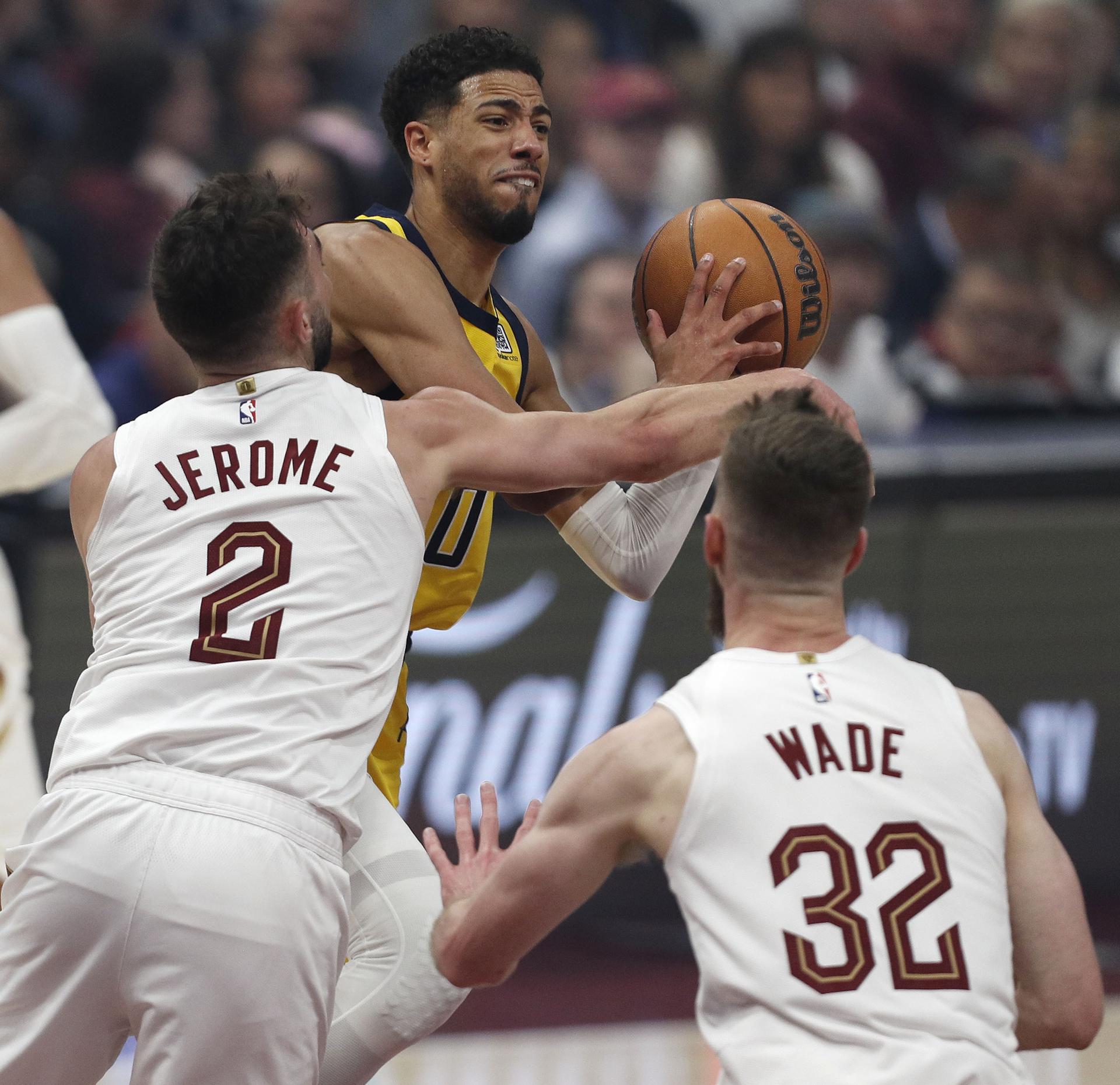 Tyrese Haliburton (c), la figura de los Indiana Pacers. EFE/EPA/DAVID MAXWELL