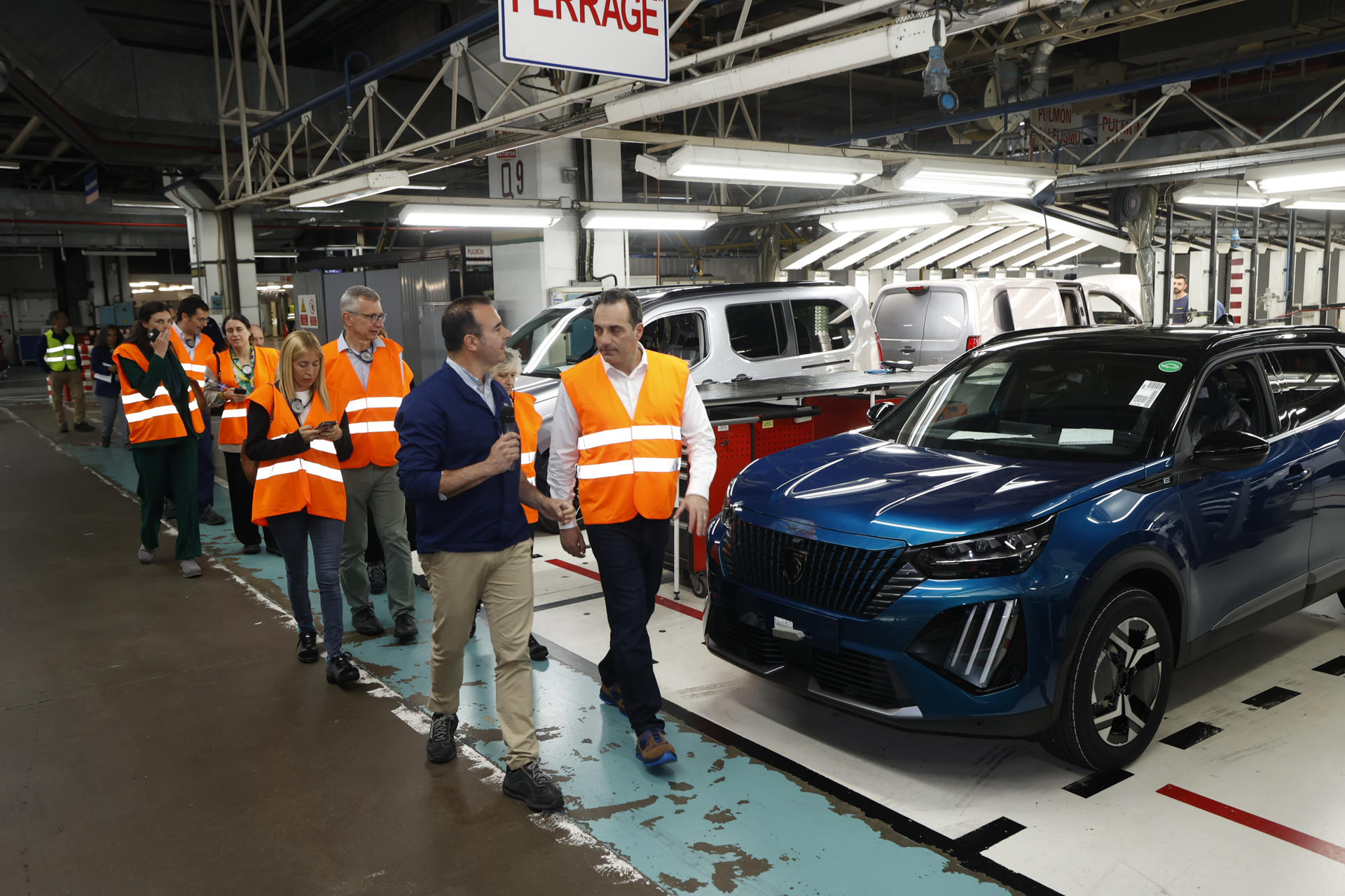 El consejero delegado de Stellantis, Antonio Filosa, que asumirá el cargo el 23 de junio, ha visitado este viernes la planta del grupo de automoción en Vigo, y ha destacado que España es "un país muy importante para la compañía". EFE/ Stellantis SOLO USO EDITORIAL SOLO DISPONIBLE PARA ILUSTRAR LA NOTICIA QUE ACOMPAÑA (CRÉDITO OBLIGATORIO)
