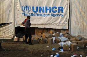 Fotografía de archivo en donde se ve un  almacén del Alto Comisionado de las Naciones Unidas para los Refugiados (ACNUR) en Sittwe, en el Estado de Rakhine (Birmania). EFE/Lynn Bo Bo