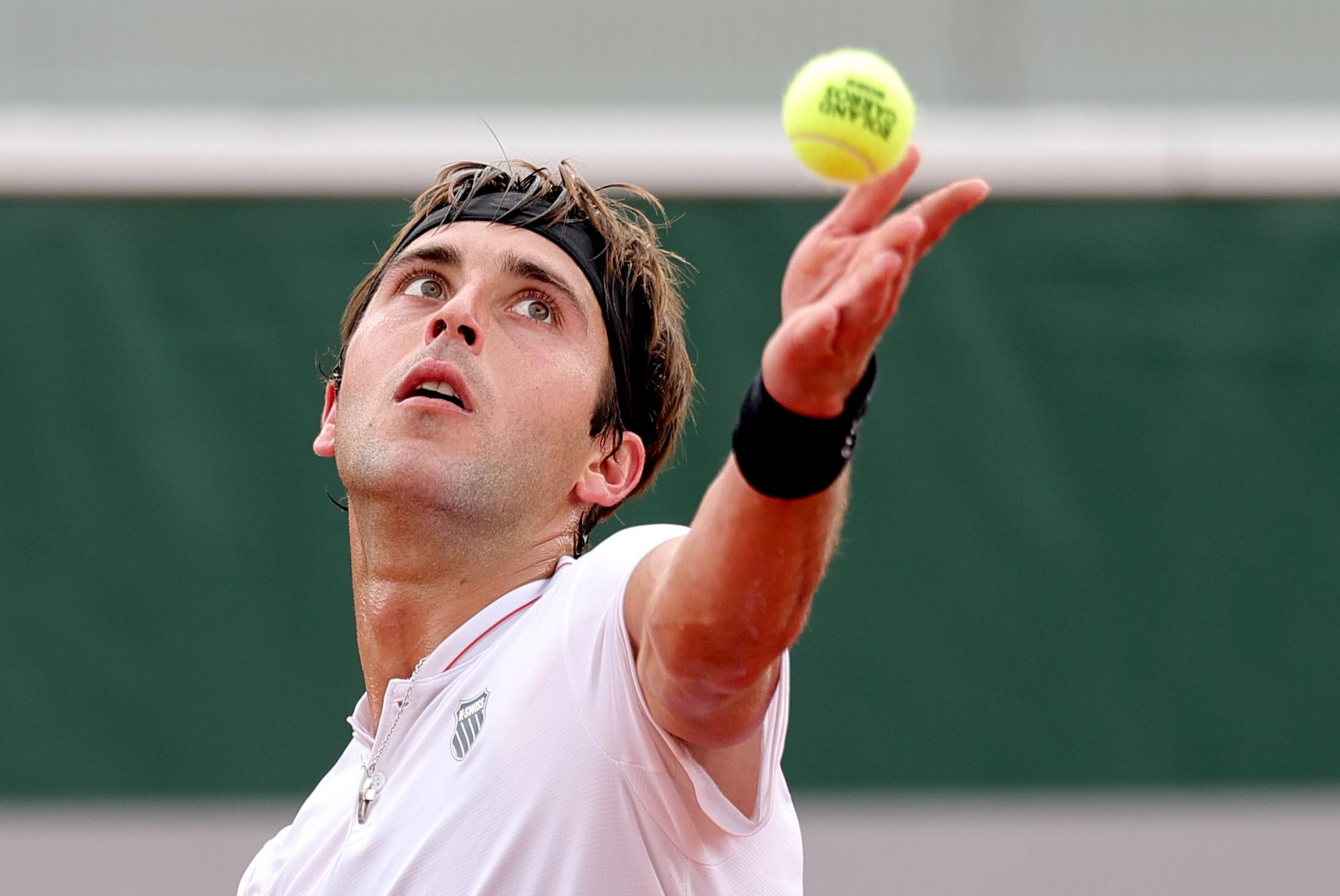 El argentino Tomas Martín Etcheverry en la primera ronda de Roland GarrosEFE/EPA/TERESA SUAREZ