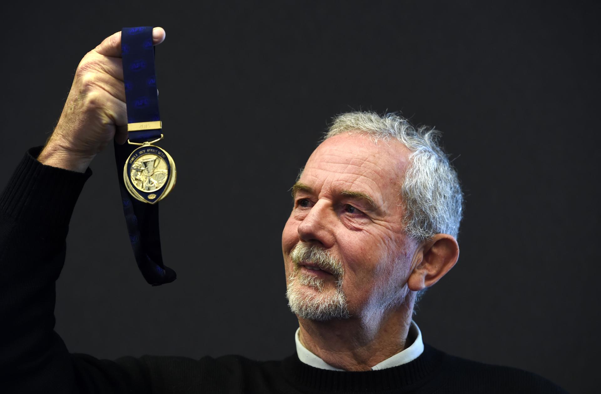 Fotografía de archivo de Robert Walls, leyenda del fútbol australiano, tomada el 7 de septiembre de 2015 en Melbourne, Victoria, Australia. EFE/EPA/MAL FAIRCLOUGH AUSTRALIA AND NEW ZEALAND OUT