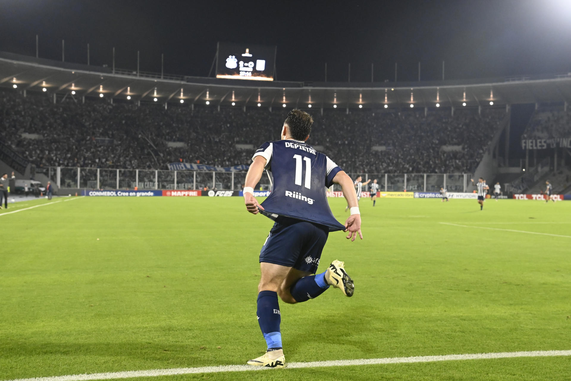 Valentín Depietri de Talleres celebra su gol ante Alianza Lima. EFE/Ariel Alejandro Carreras