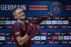 El entrenador del PSG Luis Enrique durante la rueda de prensa de este viernes. EFE/EPA/YOAN VALAT