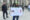 Una mujer se manifiesta para pedir la libertad de Luigi Mangione este viernes, frente al tribunal federal de Manhattan en Nueva York (Estados Unidos). EFE/ Sarah Yáñez-richards