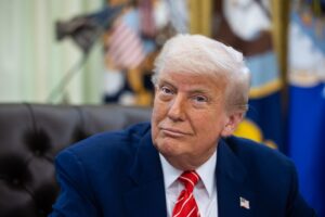 El presidente de Estados Unidos, Donald Trump, fue captado este viernes, 30 de mayo, durante una conferencia en el despacho oval de la Casa Blanca, en Washington DC (EE.UU.). EFE/Francis Chung/Pool