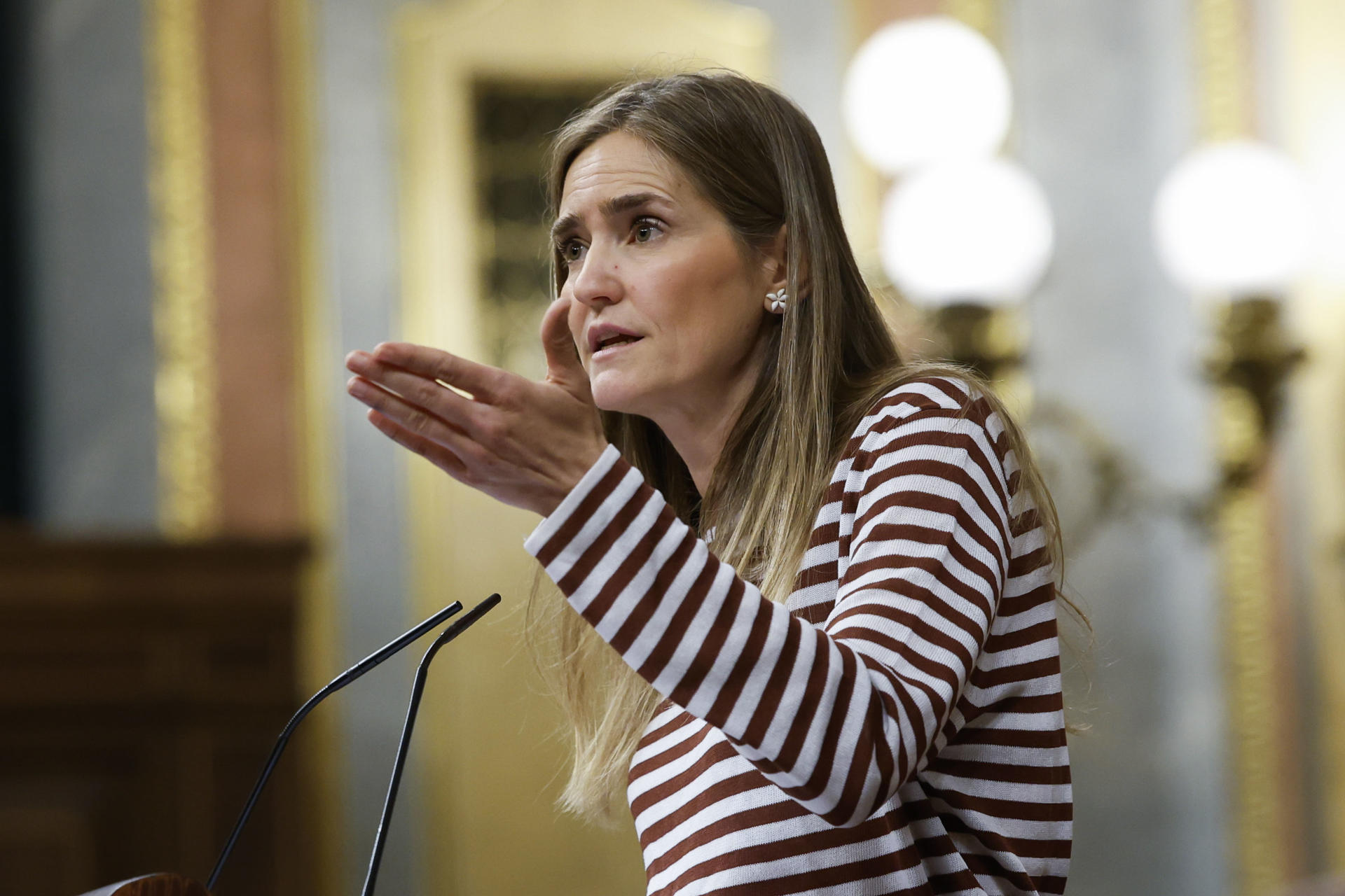 La vicepresidenta tercera y ministra para la Transición Ecológica y el Reto Demográfico, Sara Aagesen durante el pleno celebrado este miércoles en el Congreso. EFE/ Juan Carlos Hidalgo