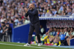 El entrenador del Espanyol, Manolo González, durante el último partido de LaLiga contra la UD Las Palmas. EFE/Alejandro García