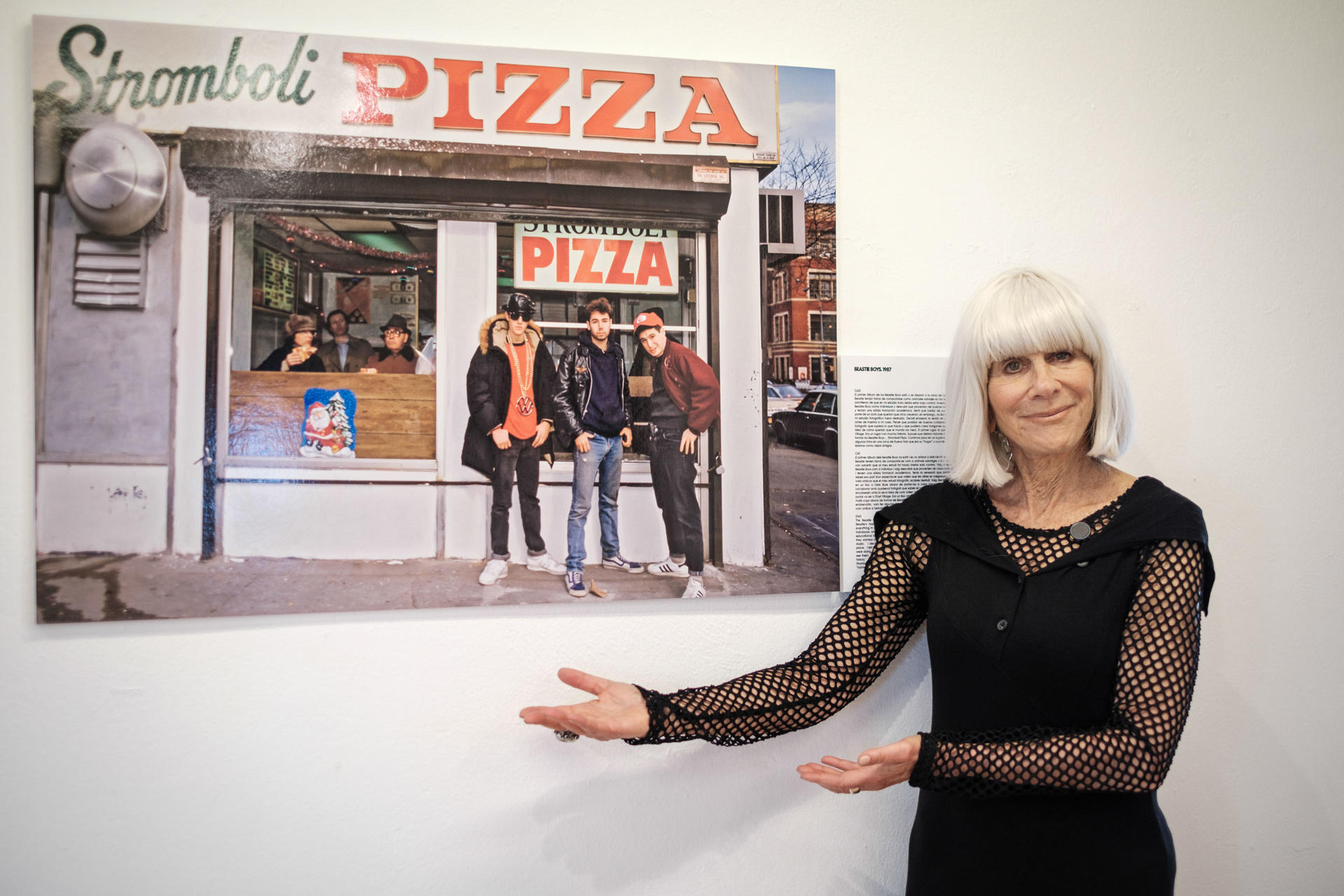 Lynn Goldsmith, autora de icónicas fotografías de estrellas del rock, ha mantenido con algunos artistas relaciones personales estrechas, pero para retratar a otros ha debido despojarles de su condición de ídolos. "Con Bob Dylan tuve que decidir si era fan o fotógrafa", explica en una entrevista con EFE. EFE/Sergio G. Cañizares
