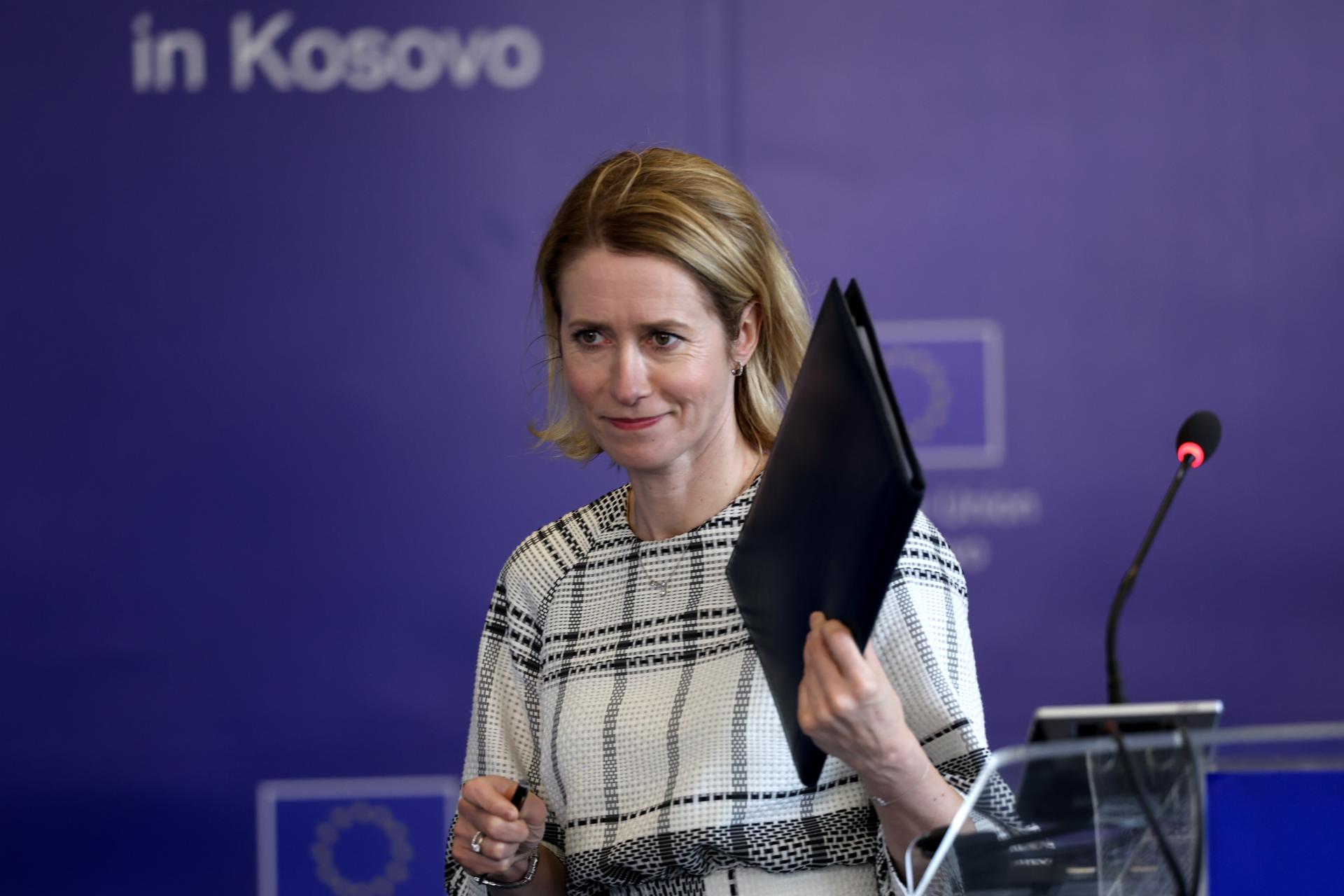 La Alta Representante de la UE para Asuntos Exteriores y Política de Seguridad, Kaja Kallas, asiste a una conferencia de prensa en Pristina, Kosovo, el 22 de mayo de 2025. Kallas está de visita oficial en Serbia y Kosovo el 22 de mayo. EFE/EPA/GEORGI LICOVSKI