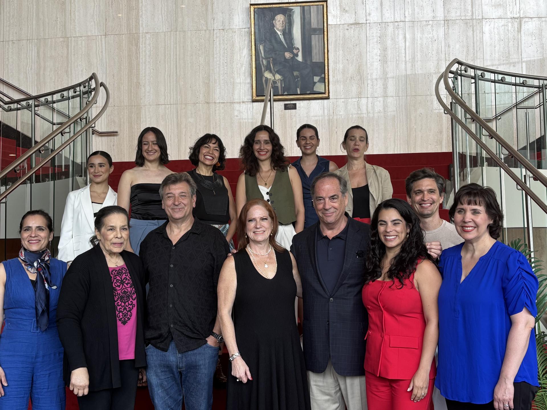 El elenco del Festival Casals 2025 al posar este martes, 13 de mayo, durante una rueda de prensa, en el Centro de Bellas Artes de San Juan (Puerto Rico). EFE/Esther Alaejos