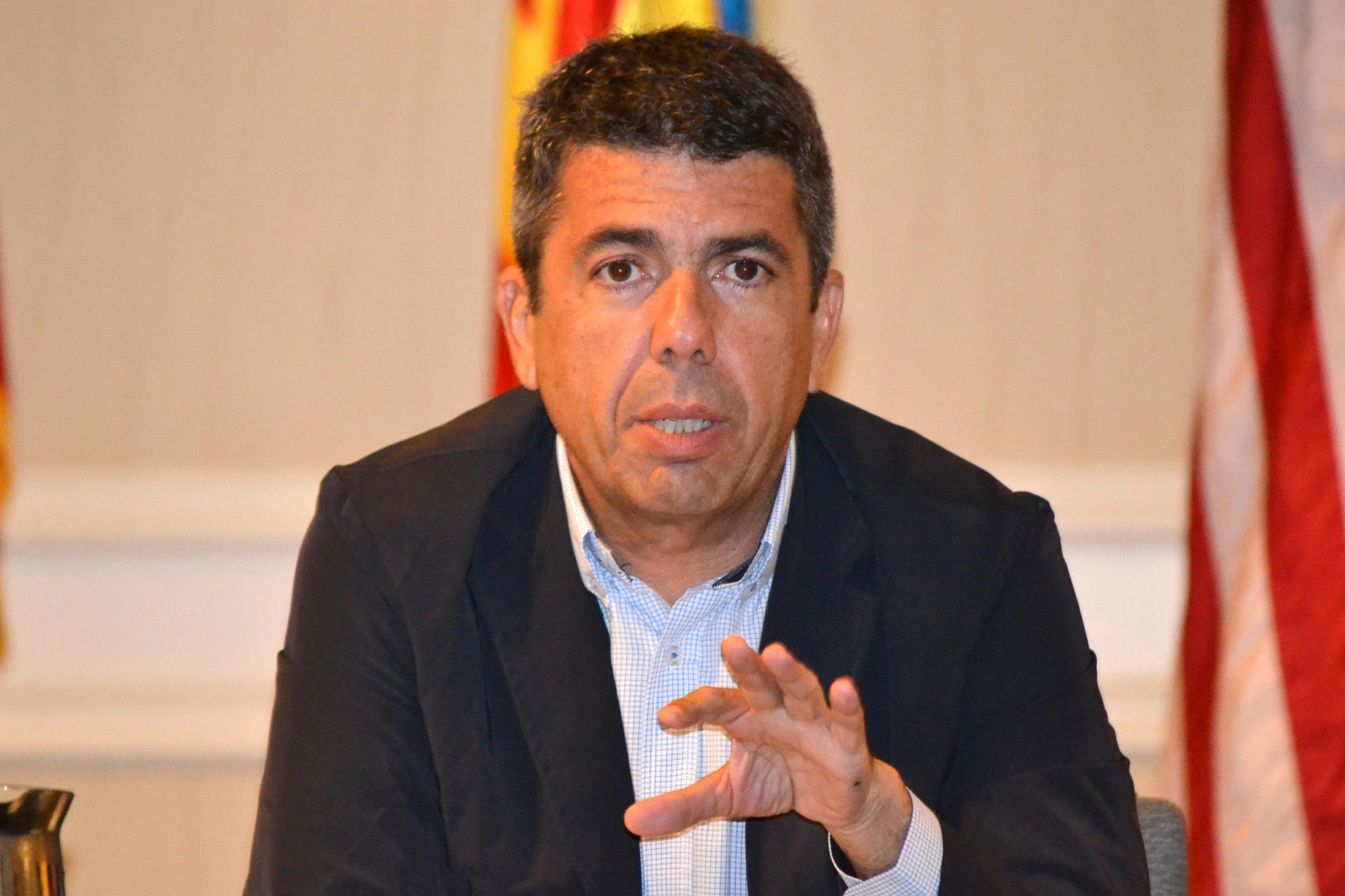 El presidente de la Generalitat valenciana, Carlos Mazón, participa durante la reunión con directivos de la Cámara de Comercio de España-Estados Unidos y con representantes de empresas de la comunidad valenciana de Florida este viernes en Miami, Florida (EE.UU.). EFE/Antoni Belchi