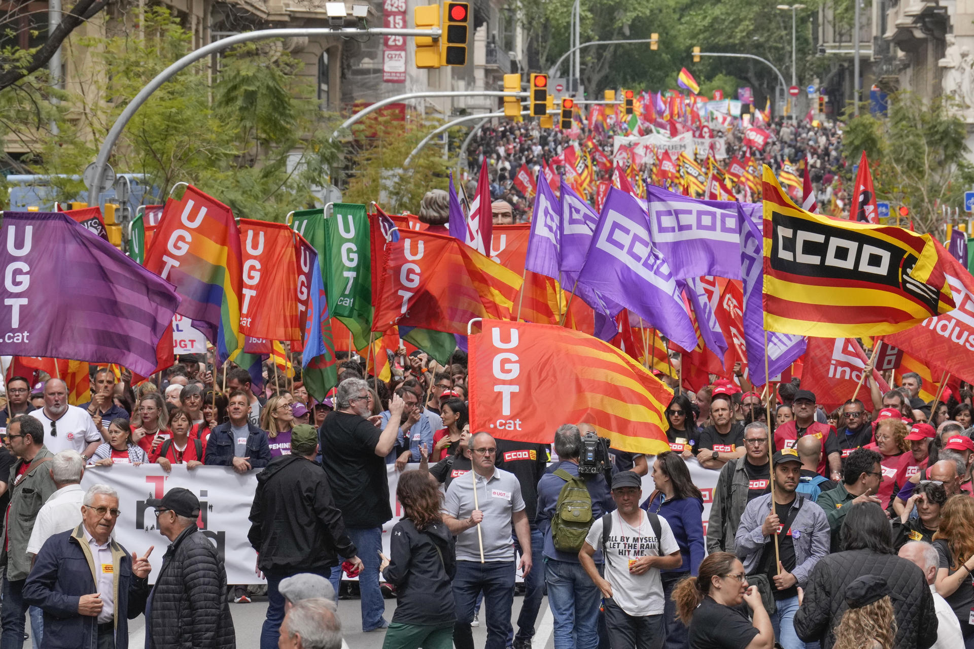 Vista de la movilización celebrada este jueves en Barcelona con motivo del Primero de Mayo. EFE/ Alejandro García