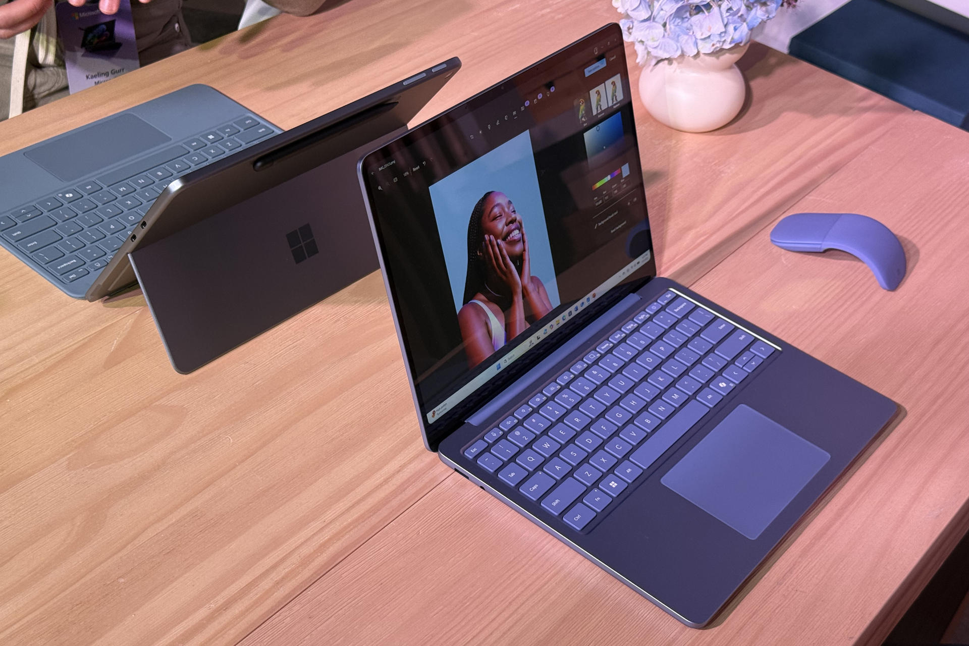 Fotografía del nuevo Surface Pro de 12 pulgadas de Microsoft este martes, durante una presentación en Nueva York (Estados Unidos). EFE/ Sarah Yáñez-Richards