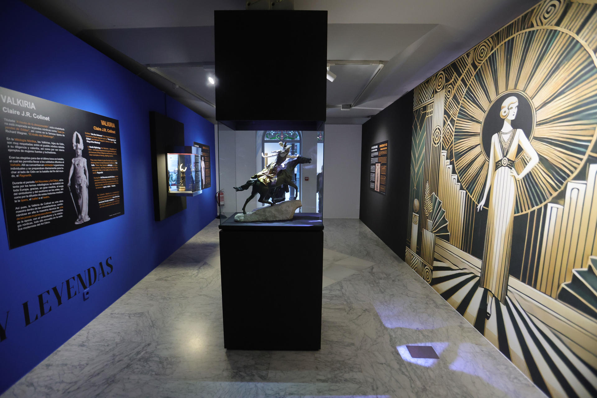 La inteligencia artificial es materia prima de debate también en el mundo del arte, donde museos referentes como el Casa Lis de Salamanca exploran sus posibilidades, hacer bailar y dar vida a sus criselefantinas, pero siempre como un complemento del arte original. EFE/J.M.GARCIA