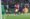 El extremo del Arsenal Bukayo Saka (I) en acción ante el defensa del PSG Willian Pacho (C) y el extremo Khvicha Kvaratskhelia, del PSG, durante el partido de vuelta de semifinales de la UEFA Champions League en París. EFE/EPA/MOHAMMED BADRA