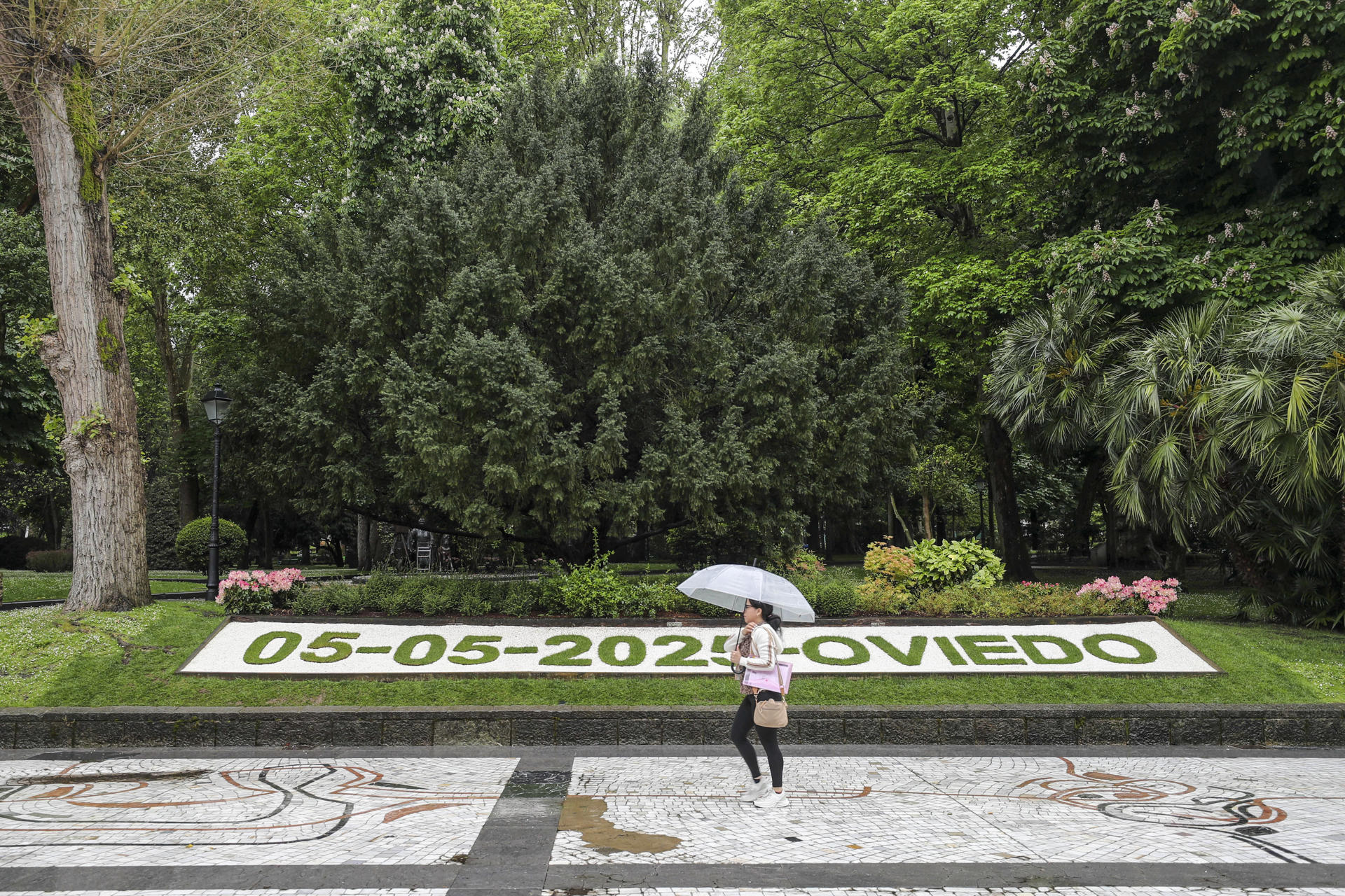 Vista del parque de San Francisco de Oviedo este lunes.EFE/J.L. Cereijido.