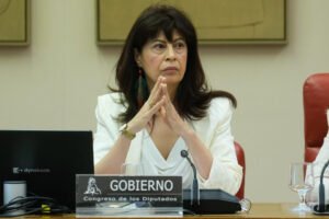 La ministra de Igualdad, Ana Redondo, durante su comparecencia ante la Comisión de seguimiento y evaluación de los acuerdos del Pacto de Estado en materia de Violencia de Género, este jueves en el Congreso. EFE/ Borja Sanchez-Trillo