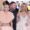 Imagen de archivo de Kate Moss (dcha) con un vestido de estilo lencero junto a su hija Lila Grace Moss y Kim Jones en una Met Gala en Nueva York. EFE/EPA/JUSTIN LANE