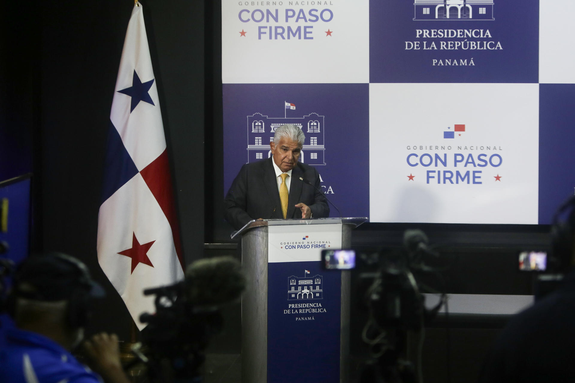 El presidente de Panamá, José Raúl Mulino, habla durante una rueda de prensa este 22 de mayo de 2025, en Ciudad de Panamá (Panamá). EFE/ Carlos Lemos