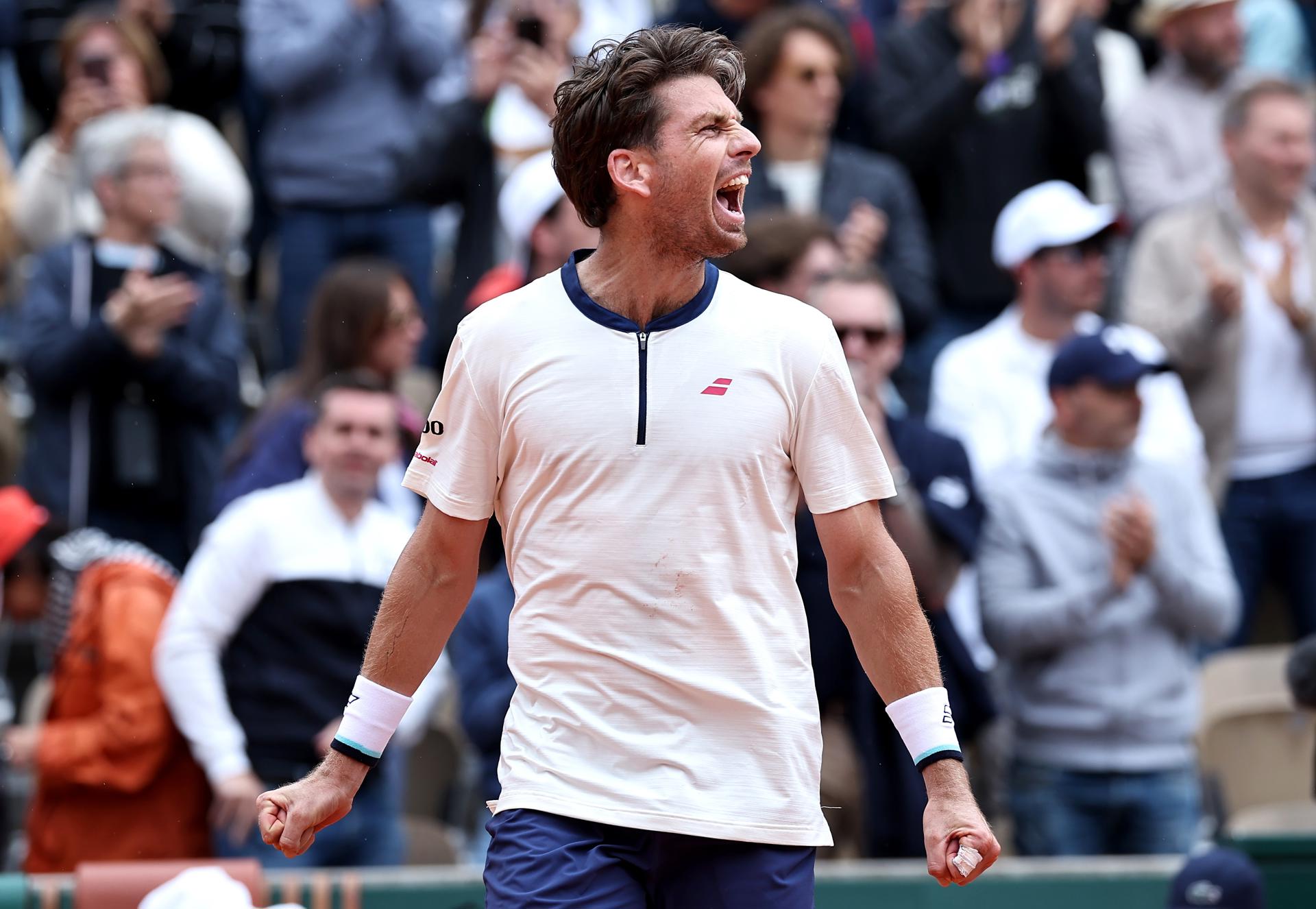 El británico Cameron Norrie celebra su victoria en Roland Garros en Paris. EFE/EPA/CHRISTOPHE PETIT TESSON