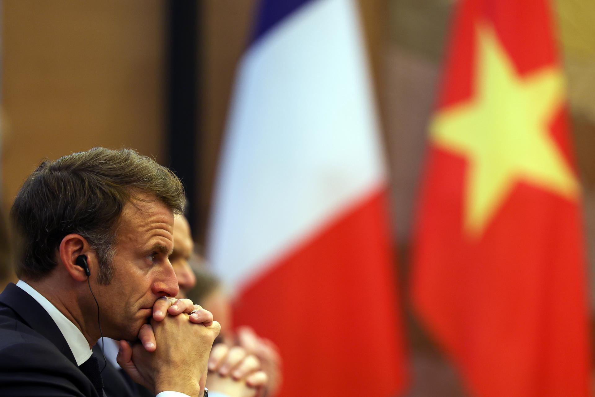 El presidente de Francia, Emmanuel Macron, durante su visita a Vietnam.
EFE/EPA/CHALINEE THIRASUPA / POOL