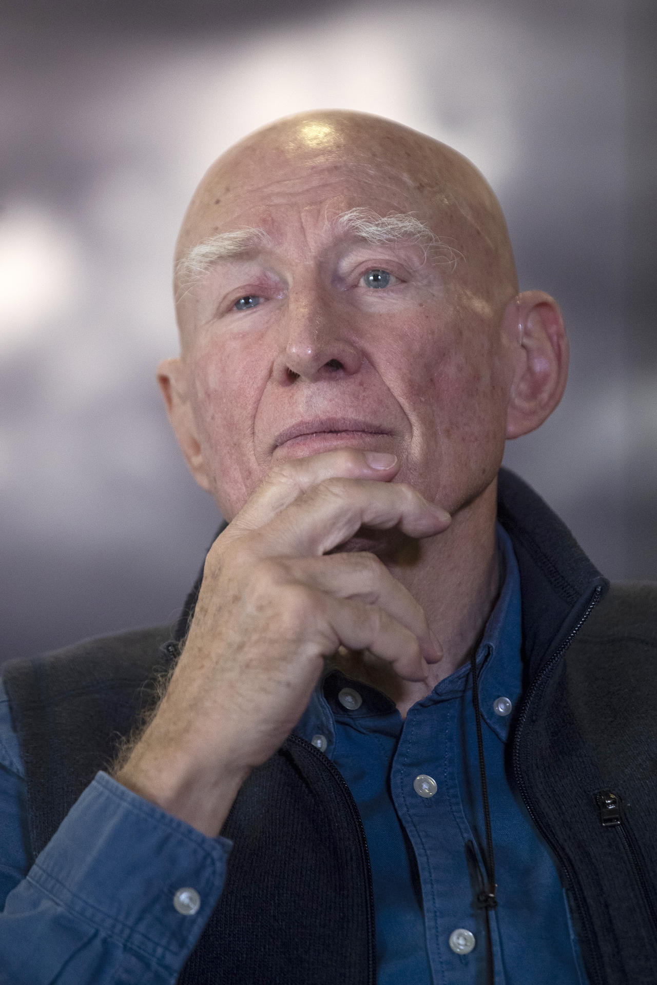 Fotografía de archivo fechada el 06 de febrero de 2025 del fotógrafo brasileño Sebastião Salgado, hablando durante una rueda de prensa en el Museo Nacional de Antropología, en Ciudad de México (México). EFE/ Isaac Esquivel /ARCHIVO