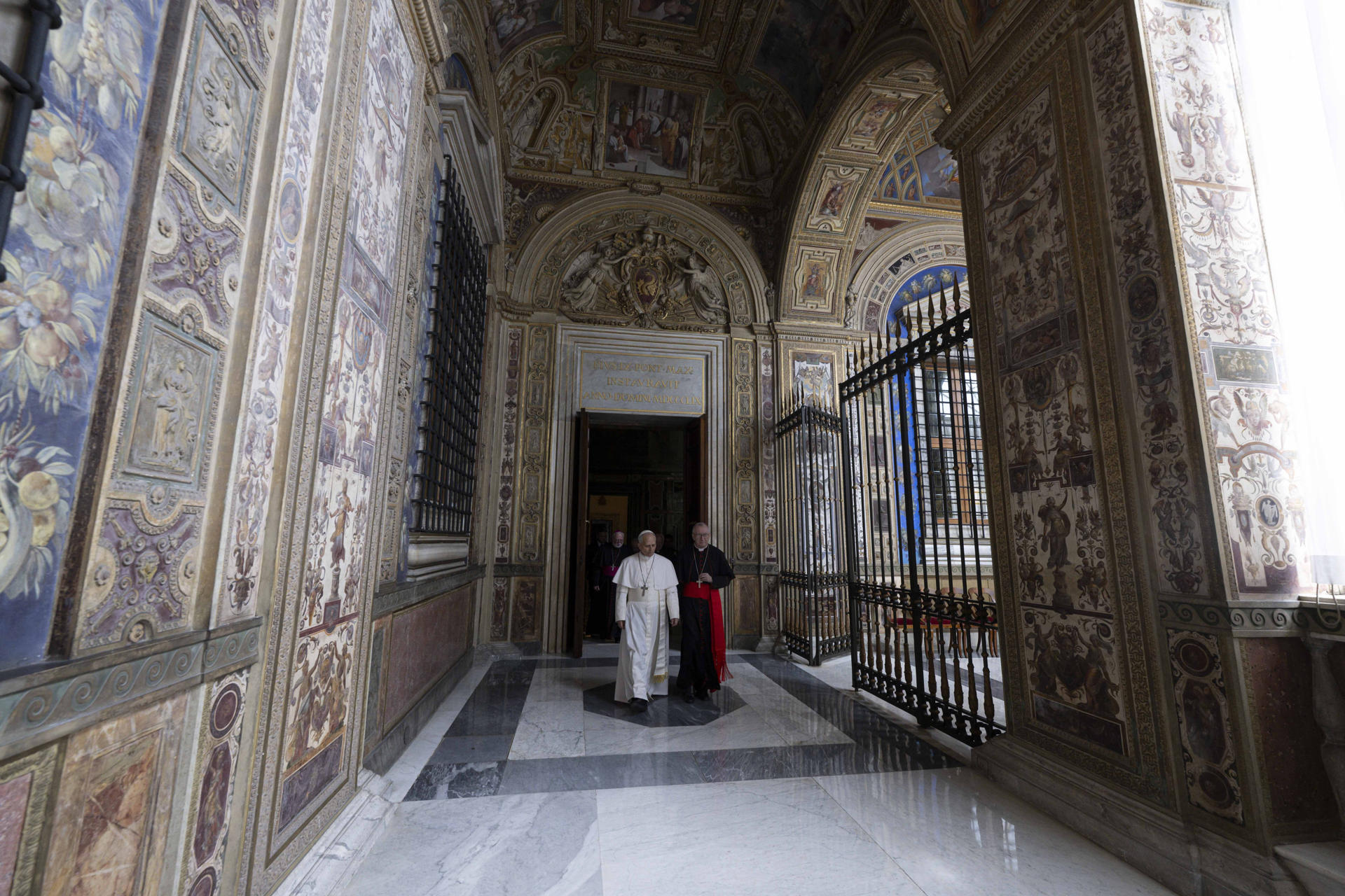 VATICANO, 12/05/2025.- El papa León XIV visitó este lunes los apartamentos pontificios tras la ruptura de los sellos. EFE/Vaticano Dicasterio Per La Comunicazione/Francesco Sforza *****SOLO USO EDITORIAL/SOLO DISPONIBLE PARA ILUSTRAR LA NOTICIA QUE ACOMPAÑA (CRÉDITO OBLIGATORIO) *****