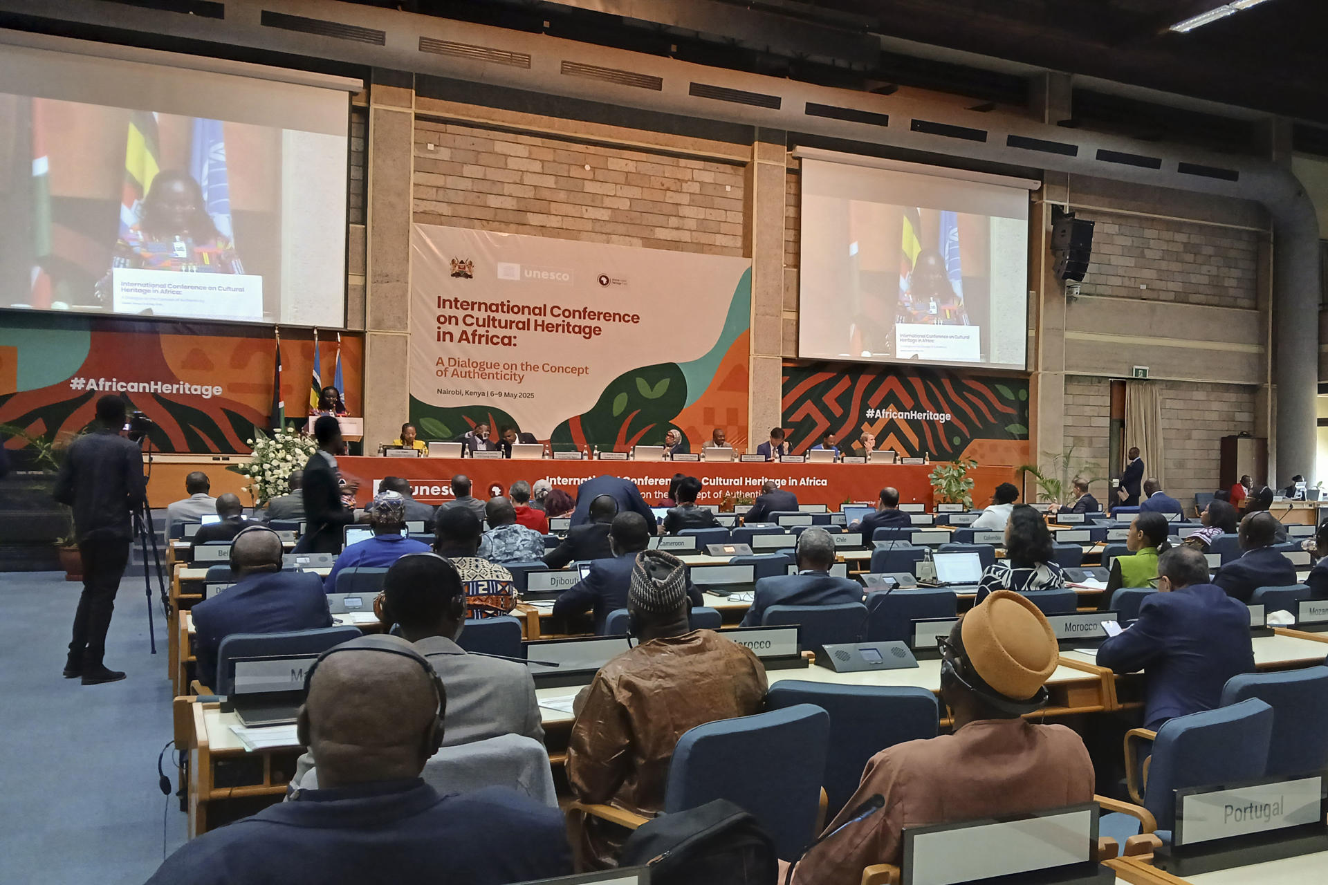 Vista general de los participantes en una conferencia convocada por la Organización de las Naciones Unidas para la Educación, la Ciencia y la Cultura (Unesco) para impulsar el reconocimiento del patrimonio cultural africano, en Nairobi. EFE/ Lucía Blanco