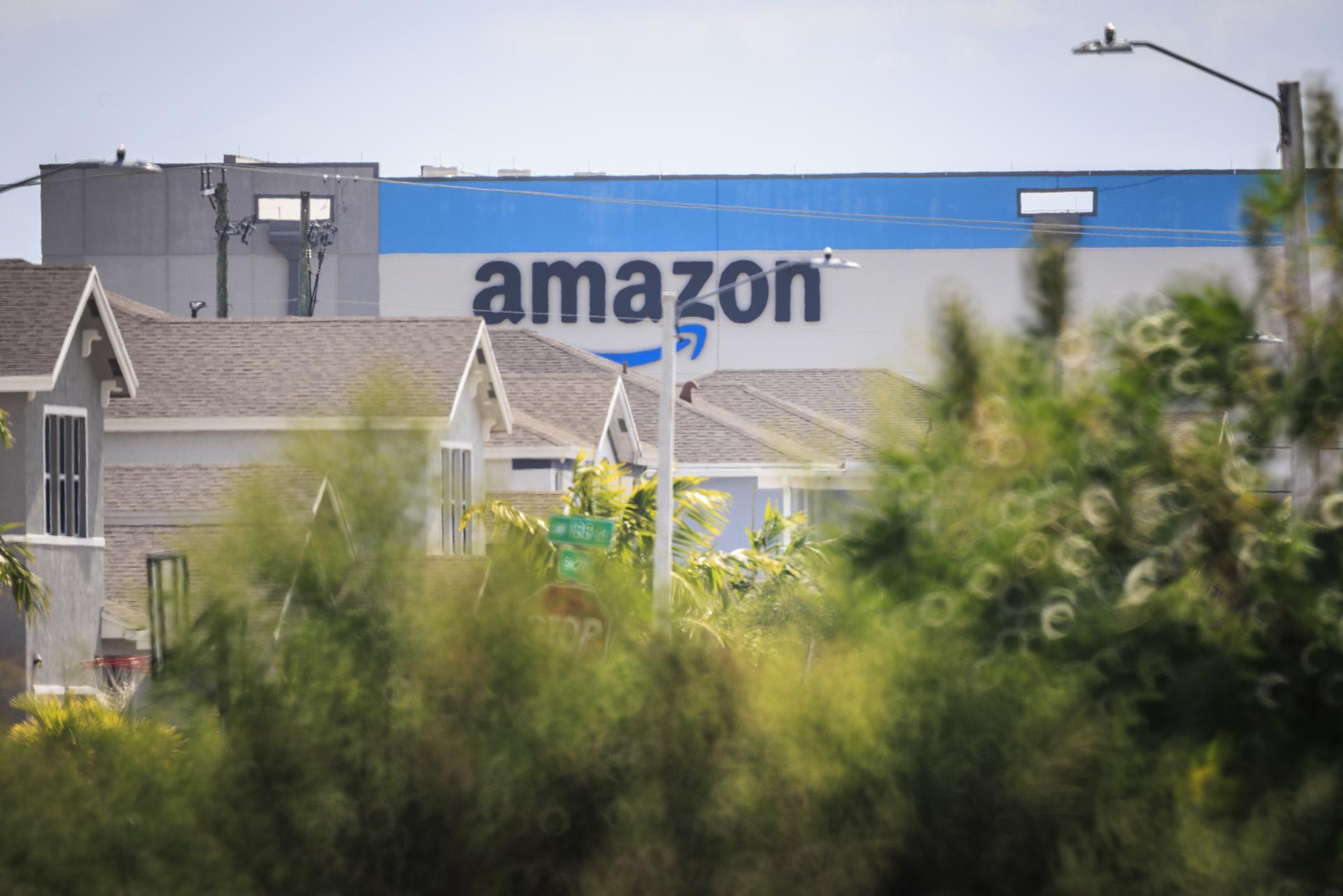 Fotografía del 28 de abril de 2025 de un logo de Amazon en Miami, Florida. EFE/CRISTOBAL HERRERA-ULASHKEVICH