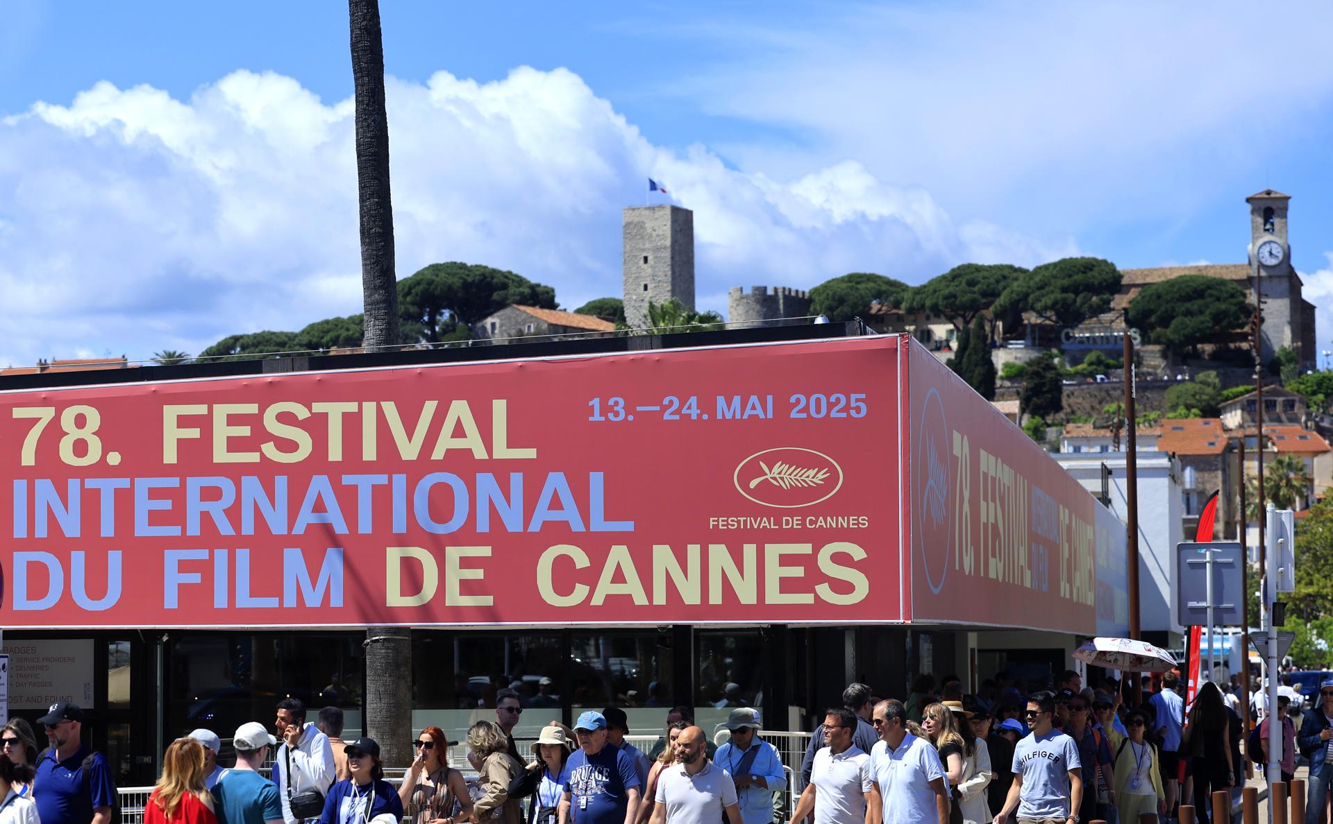 El Palais des Festivals antes del 78º Festival de Cine de Cannes en Cannes, Francia, 12 de mayo de 2025. El festival de cine se celebra del 13 al 24 de mayo de 2025. (Cine, Francia) EFE/EPA/GUILLAUME HORCAJUELO
```