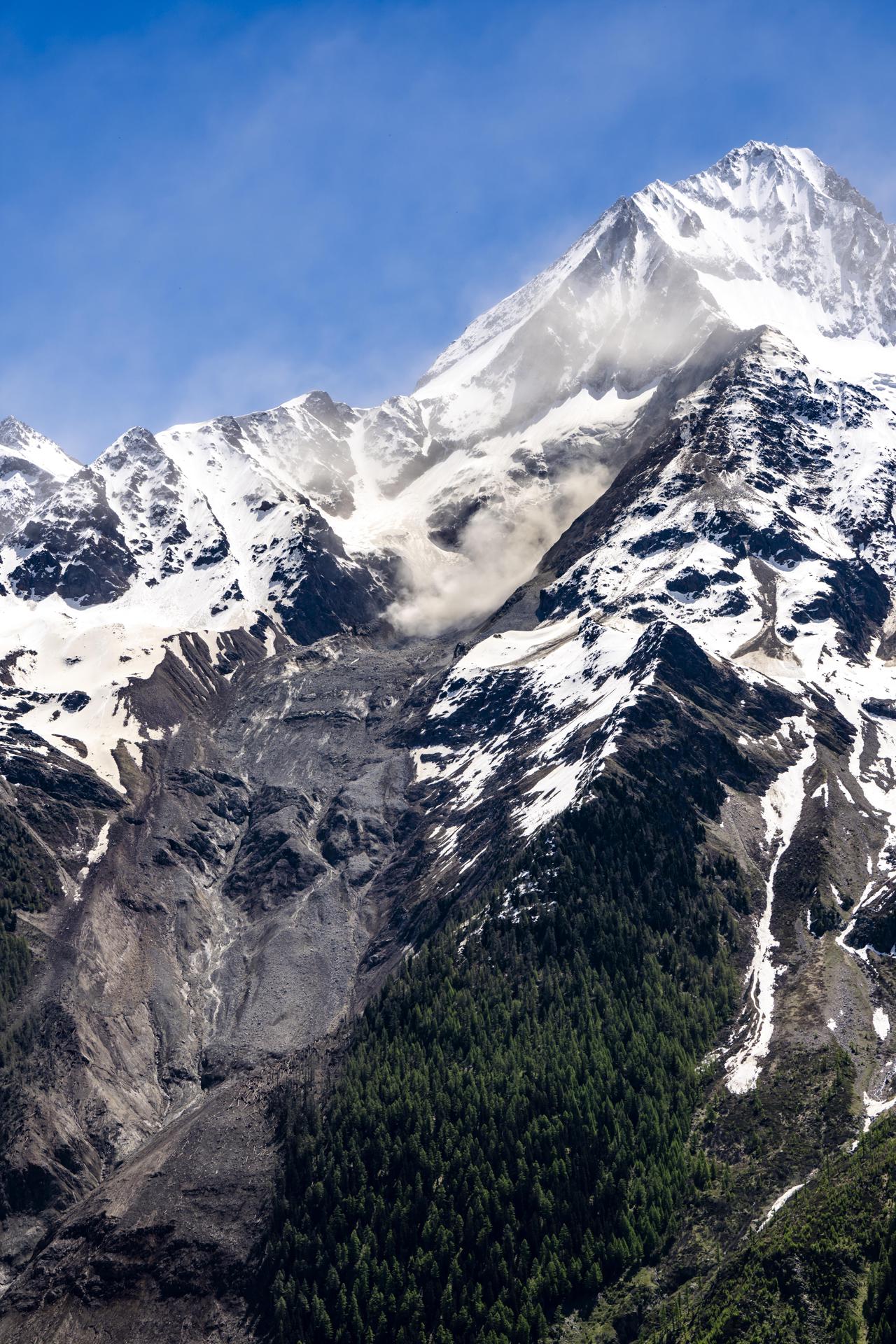 Imagen de la montaña Kleines Nesthorn, cerca de Blatten, Suiza. EFE/EPA/JEAN-CHRISTOPHE BOTT