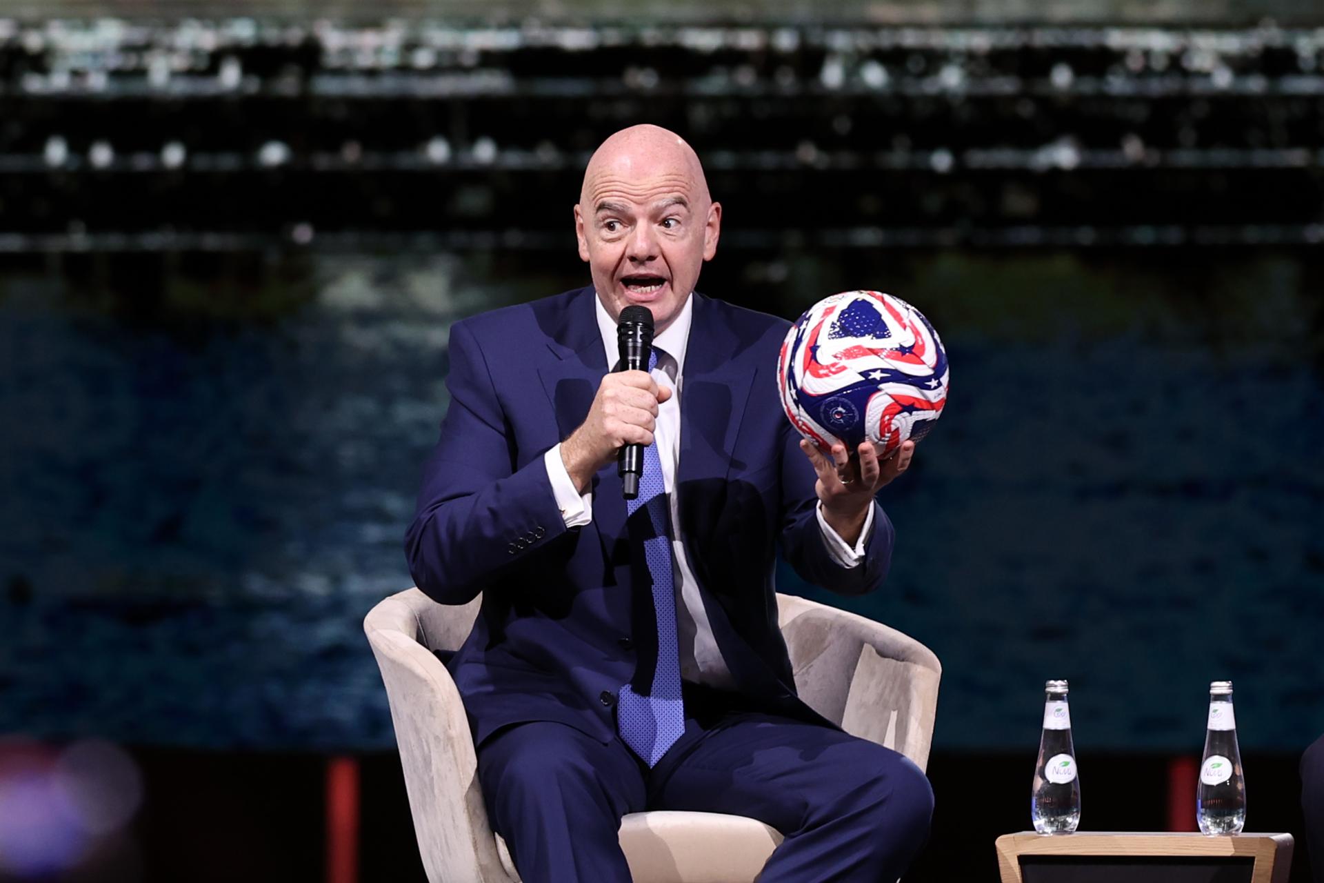 El presidente de la FIFA, Gianni Infantino, en el foro de inversión Arabia Saudí-Estados Unidos de 2025 celebrado en Riad. EFE/EPA/ALI HAIDER