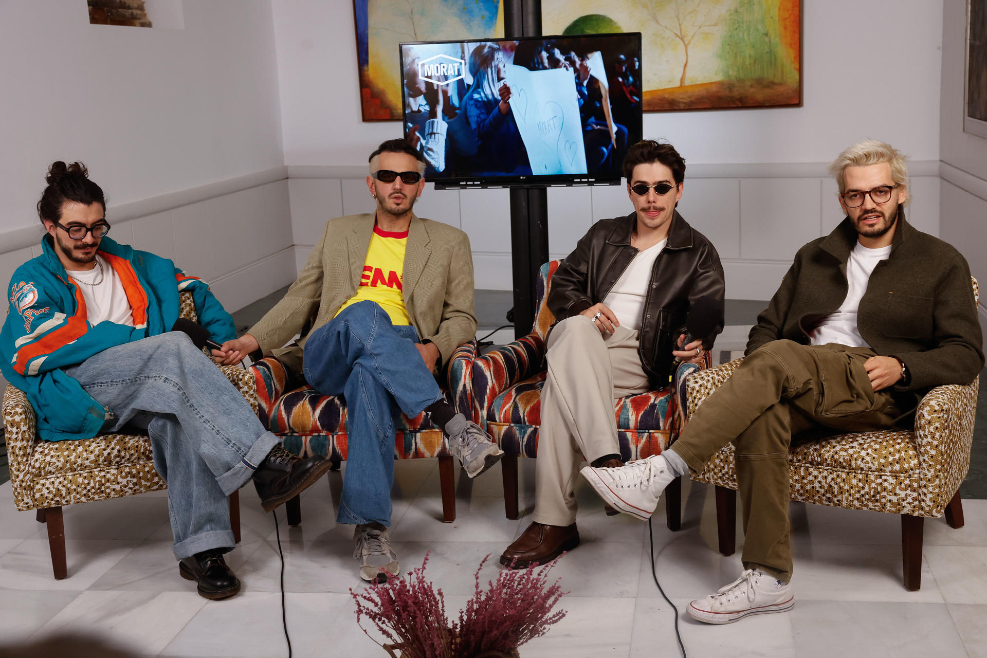La banda colombiana de pop Morat presentó este jueves su quinto álbum de estudio, 'Ya es mañana', una producción marcada por la nostalgia, la esperanza y el sonido 'noventero' con la que inauguran una nueva etapa artística, tras el éxito de su gira por estadios en 2024. EFE/JP Gandul