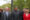 Fotografía cedida por Prensa del Palacio de Miraflores donde se observa al presidente de Venezuela, Nicolás Maduro (c), su esposa, Cilia Flores, y al presidente de Cuba, Miguel Díaz-Canel caminando este jueves en Moscú. EFE/ Prensa Palacio de Miraflores