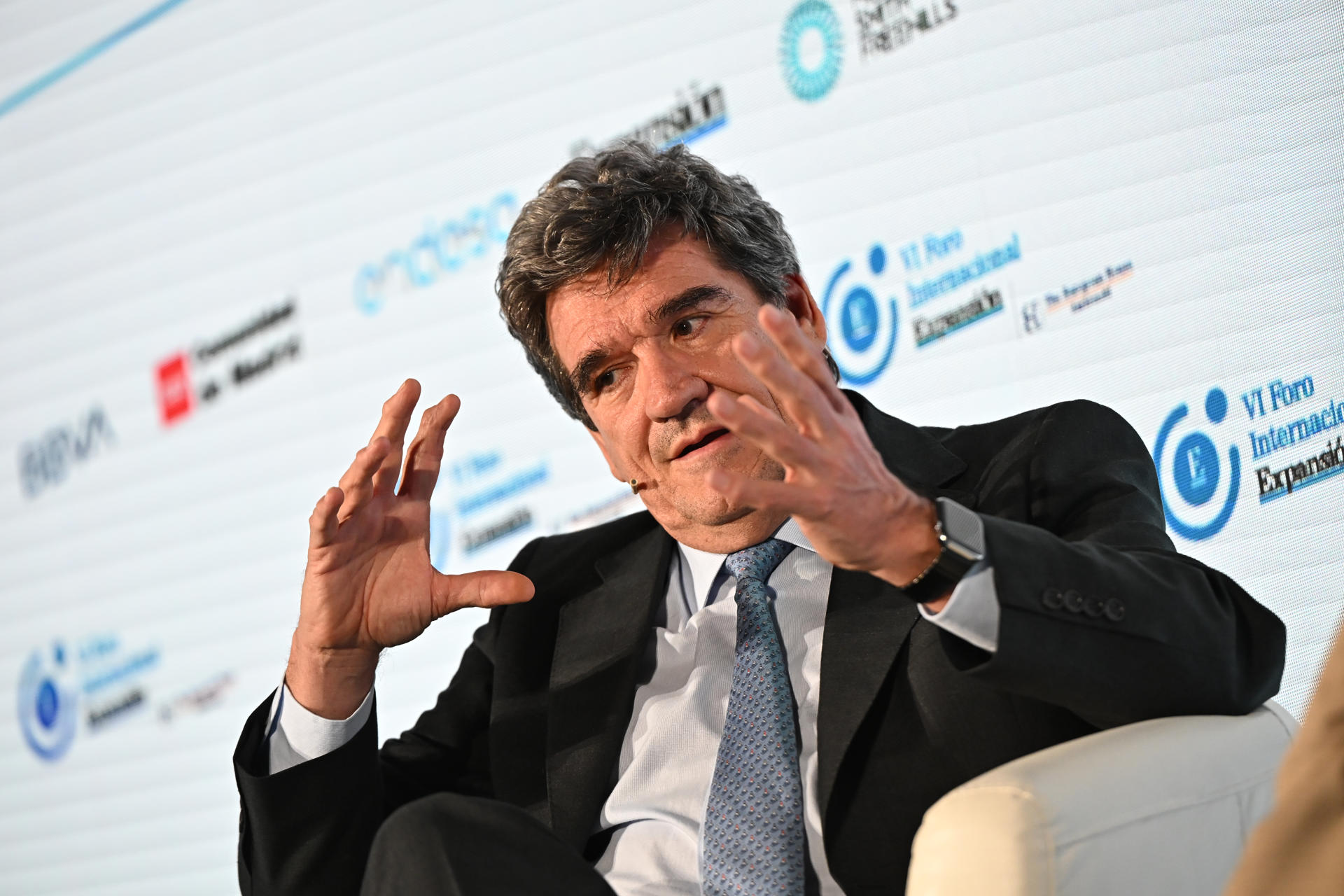 El gobernador del Banco de España, José Luis Escrivá, participa en el Foro Internacional Expansión, hoy miércoles en el Parador de Alcalá de Henares. EFE/Fernando Villar