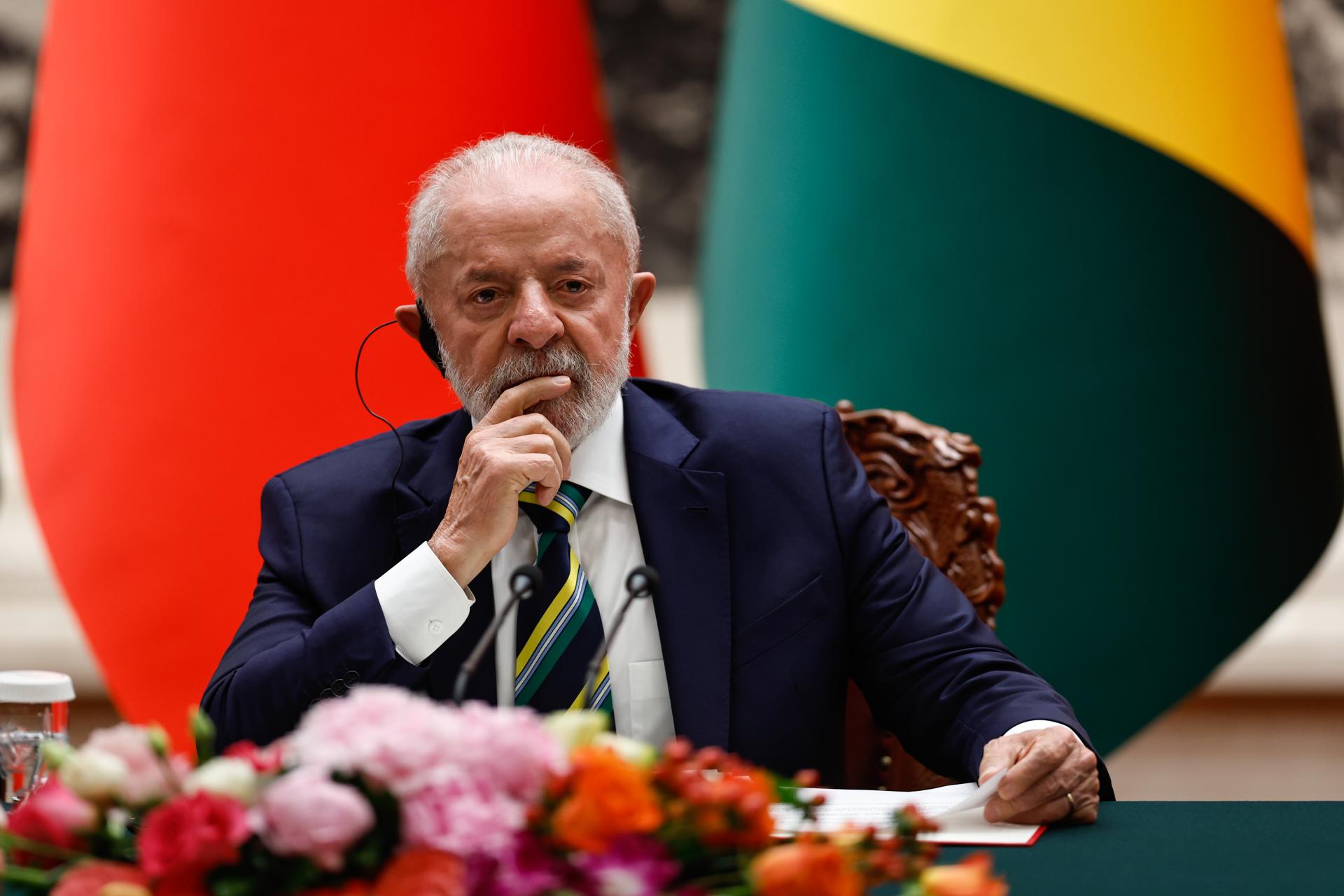 El presidente de Brasil, Luiz Inacio Lula da Silva, en el Gran Salón del Pueblo en Beijing, China, el 13 de mayo de 2025. EFE/TINGSHU WANG