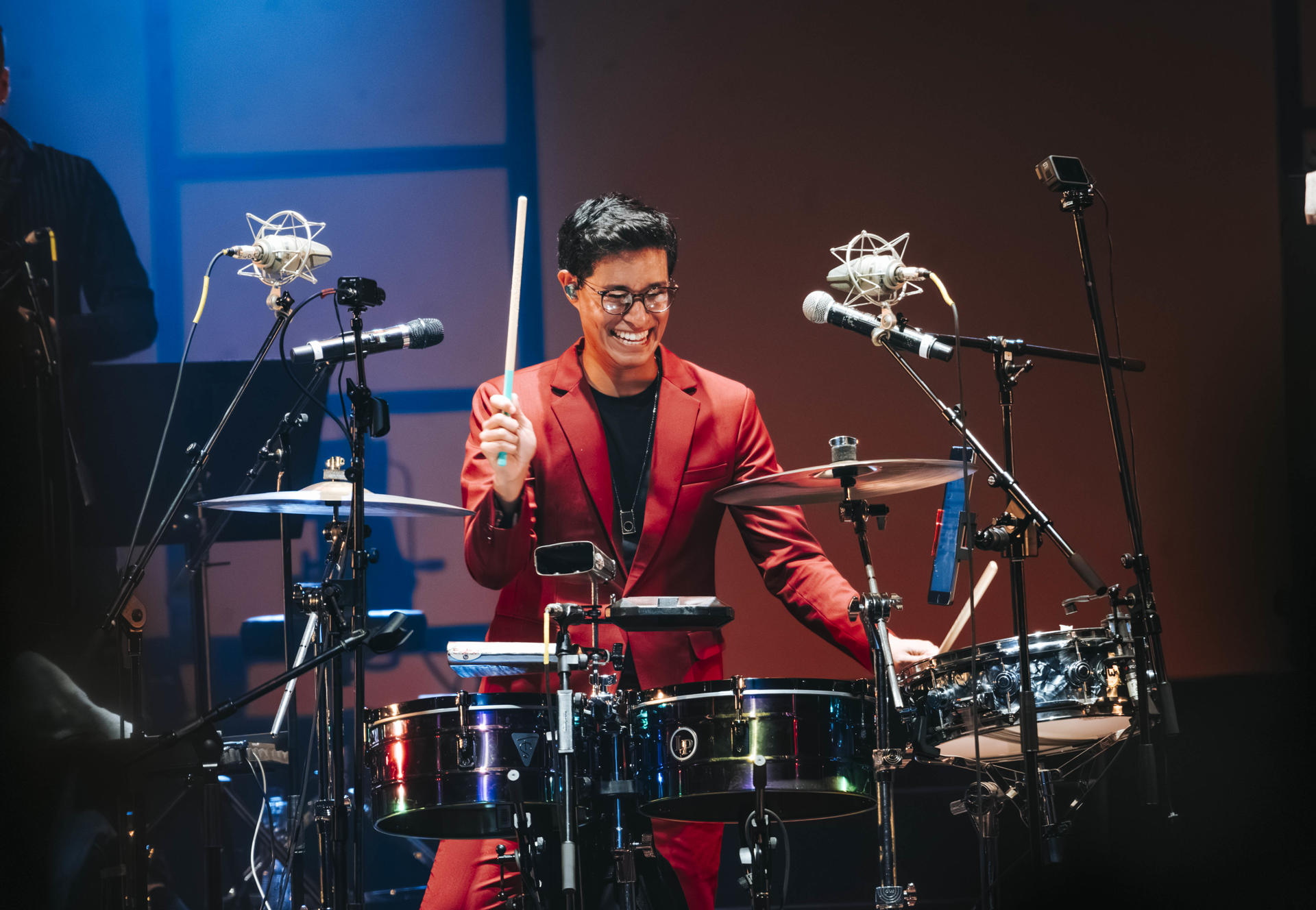 Fotografía cedida por Andrea Ramírez PR del percusionista Tony Succar durante un concierto en el Gran Teatro Nacional de Lima (Perú). EFE/ Andrea Ramírez PR