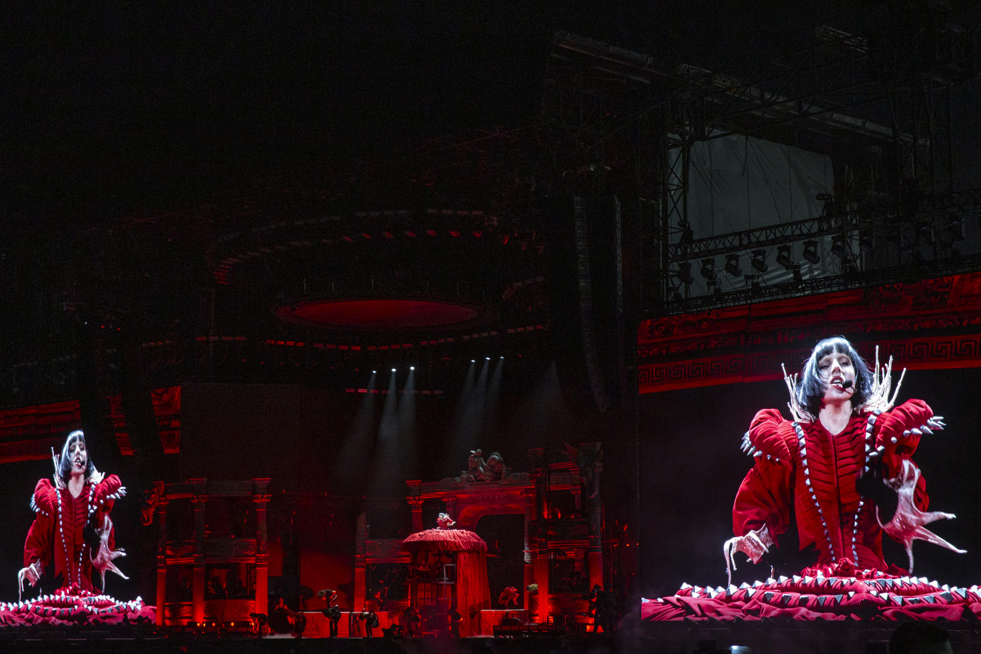 La cantante y compositora estadounidense Lady Gaga participa en un ensayo, previo a su concierto, este viernes, en la playa Copacabana en Río de Janeiro (Brasil). Gaga se presentará en un concierto gratuito en la popular playa de Río de Janeiro el próximo sábado 3 de mayo. EFE/ Andre Coelho
