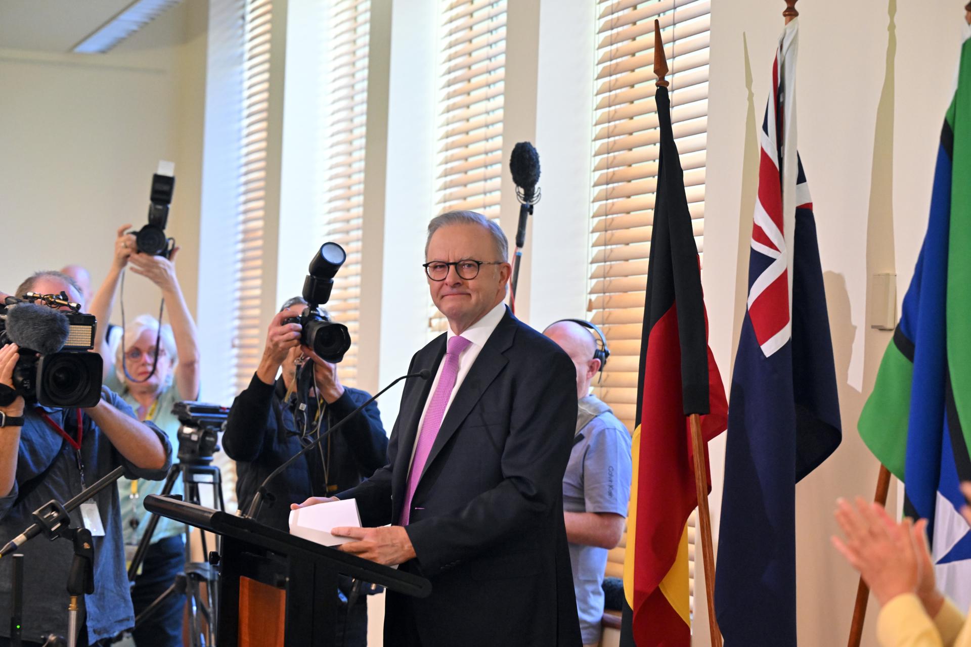 El primer ministro australiano, Anthony Albanese, en una reunión del grupo parlamentario del Partido Laborista en el Parlamento, en Canberra, Australia, el 9 de mayo de 2025. EFE/EPA/MICK TSIKAS AUSTRALIA AND NEW ZEALAND OUT