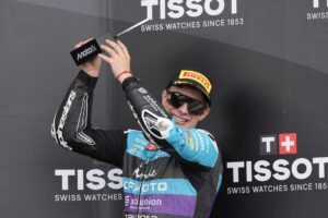 El australiano Senna Agius (Liqui Moly) ganó, en el circuito de Silverstone, la primera carrera de su vida en el Mundial de Moto2EFE/EPA/TIM KEETON