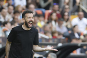 Carlos Corberán, entrenador del Valencia. EFE/Ana Escobar
