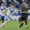Maher Carrizo (i) de Vélez disputa un balón con Iván Leguizamón de Olimpia en un partido de la fase de grupos de la Copa Libertadores. EFE/ Luciano González