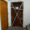 Exterior de la vivienda situada en la octava planta de un edificio en Málaga desde la que un hombre de 82 años se ha precipitado para evitar quemarse en un incendio registrado en el interior de la misma, este sábado. El hombre, que cayó sobre un coche, ha fallecido debido al impacto. EFE/ Jorge Zapata