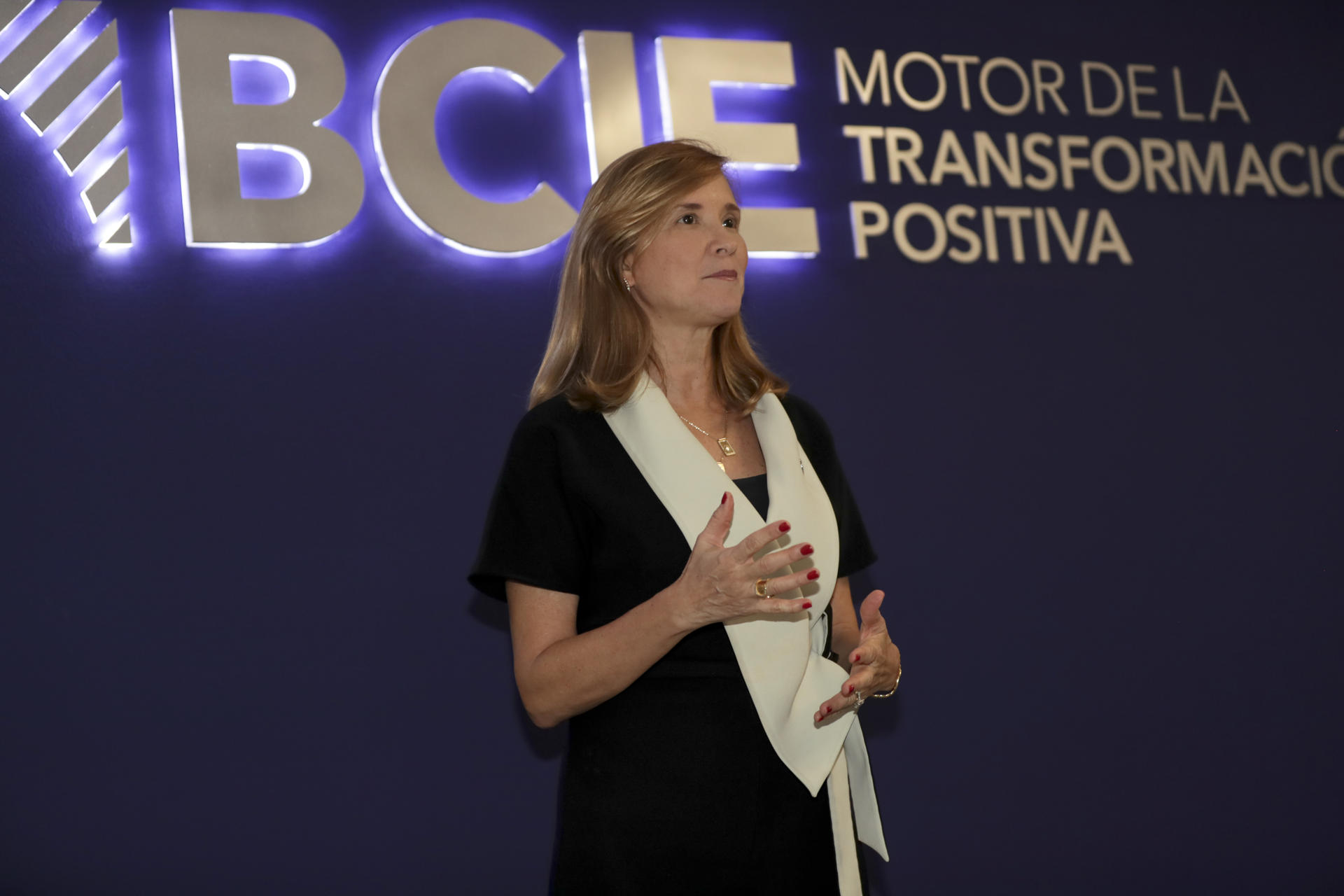 La presidenta del Banco Centroamericano de Integración Económica (BCIE), Gisela Sánchez, durante una entrevista con EFE, este jueves, 29 de mayo, en Tegucigalpa (Honduras). EFE/Gustavo Amador